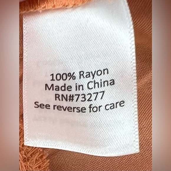 SO® Cropped Smocked Waist Top Size L - Picture 5 of 5